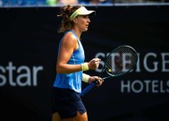 九游App下载-阿扎伦卡重返赛场，领先优势明显首场状态出色，瑞士队观众沸腾！